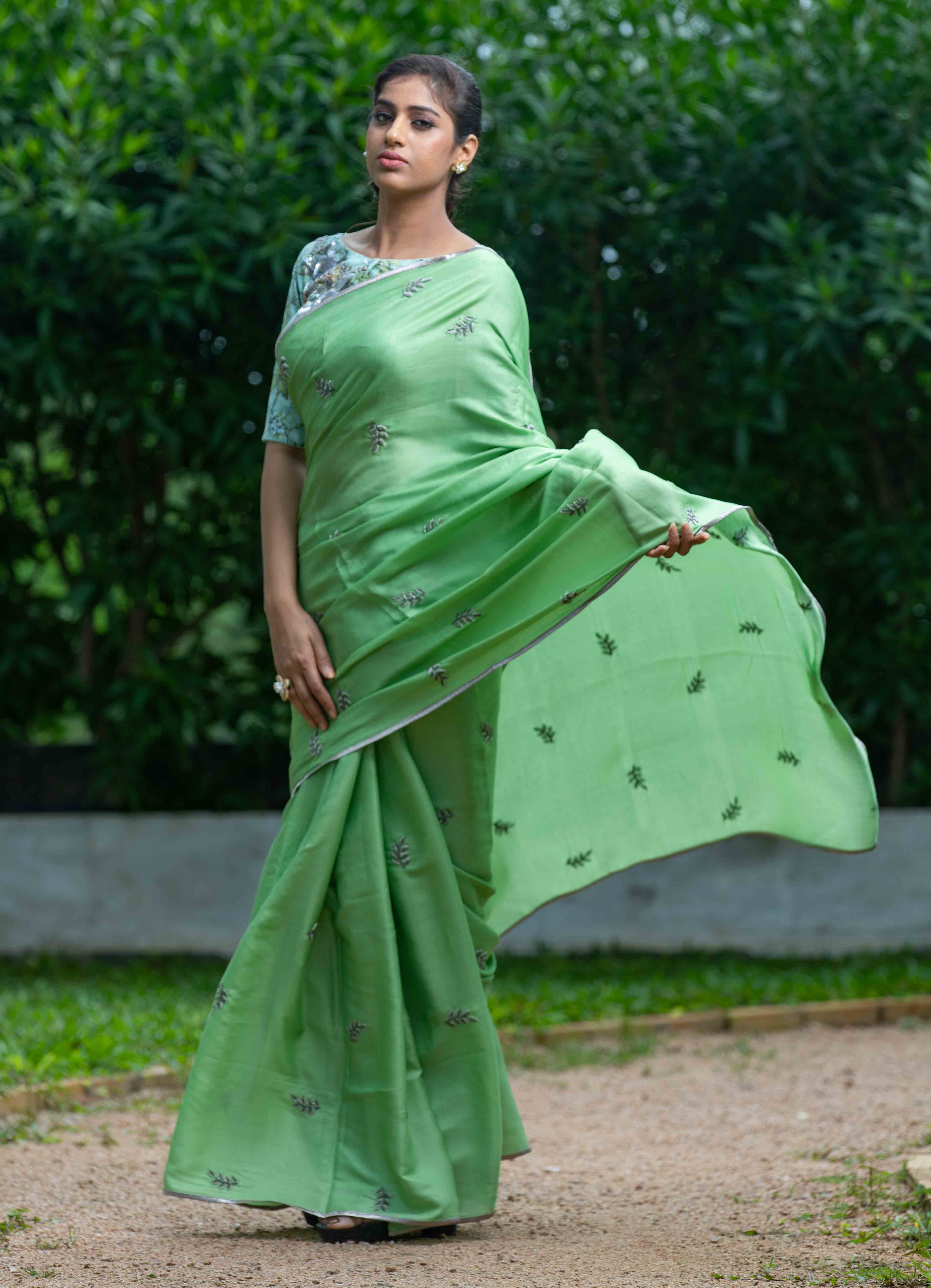 pink saree with green blouse design