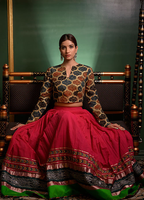 Red-Green Color Wedding Wear Silk Jari Thread Work Lehenga – fashionnaari